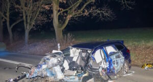 In Höhscheid kam es am Samstagabend auf der Neuenkamper Straße zu einem Verkehrsunfall, den ein 35-jähriger Mann nicht überlebte. (Foto: © Tim Oelbermann)