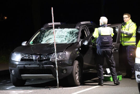 In der Nacht auf Sonntag verunglückte ein 23 Jahre alter Mann auf der Neuenkamper Straße in Höhscheid tödlich. (Foto: © Tim Oelbermann)