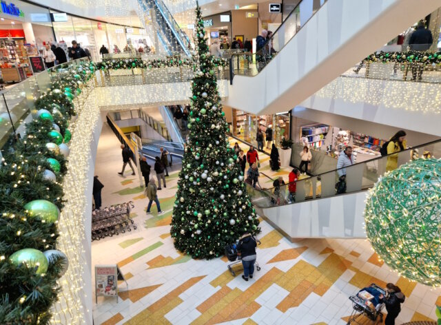 Das Einkaufszentrum Hofgarten in Solingen ist weihnachtlich dekoriert. (Foto: © Bastian Glumm)