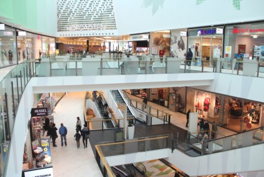 Im Hofgarten verzichtet man in diesem Jahr auf eine Weihnachtsbeleuchtung. (Archivfoto: © Bastian Glumm)