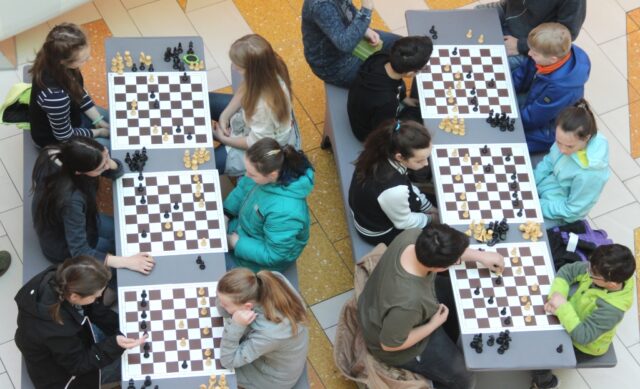 Der Hofgarten wird Ende September wieder zu einer kunterbunten Schachschule. (Archivfoto: © Bastian Glumm)