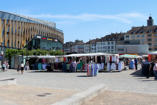 Die Stadt Solingen kann ihr Verfahren zur Vergabe der Wochenmärkte wieder aufnehmen, so das Oberverwaltungsgericht (OVG) NRW. (Archivfoto: © Bastian Glumm)