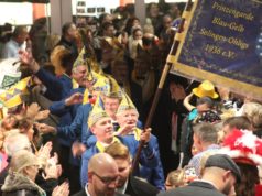 Am 18. Januar findet in der Ohligser Festhalle wieder die große Karnevalssitzung der Prinzengarde Blau-Gelb Ohligs statt. (Archivfoto: © Bastian Glumm)