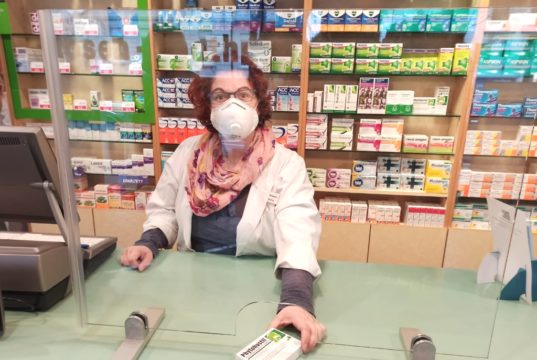 In Apotheken sind Hygienewände inzwischen selbstverständlich. Diese werden auch von Solinger Firmen gefertigt. Eine davon ist die CKO Maschinen- und Systemtechnik GmbH mit Sitz in Ohligs. (Foto: © CKO)