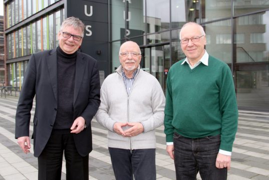 Arbeiten in vielen Bereichen zusammen: v.li Joachim Radtke vom Stadtmarketing Solingen mit Dietmar Vogt und Friedhelm Funk von der IG Stadtführungen Solingen. (Foto: © Bastian Glumm)