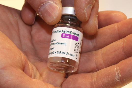 Coronavirus: In Solingen wird unter anderem Impfstoff des Herstellers AstraZeneca verabreicht. (Foto: © Bastian Glumm)