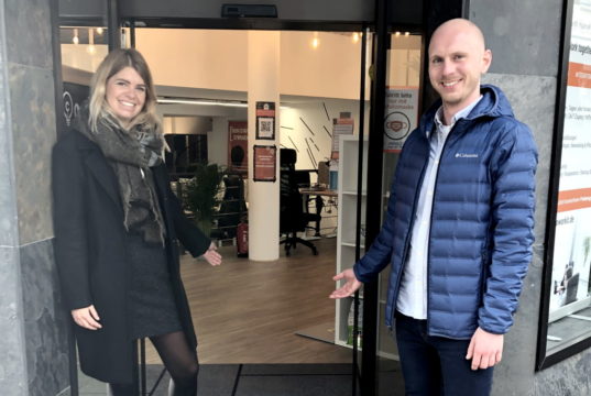 Bereits seit etwa einem Monat sind die beiden Innenstadtmanager Carolin Helmus und Simon Flick vom Büro Höcker Project Managers aus Köln in der Klingenstadt aktiv. (Foto: © Liane Rapp)