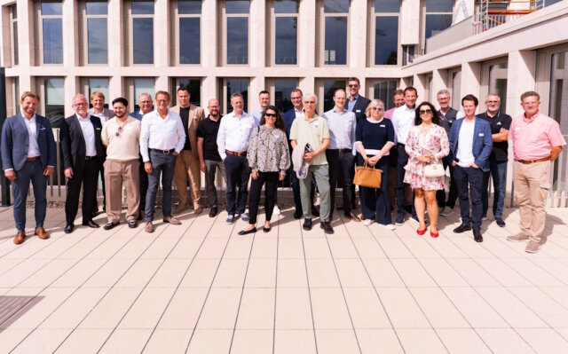 investoren-tour-wirtschaftsfoerderung-solingen-business (1) Investoren besichtigen auf Einladung der Wirtschaftsförderung zentrale Stadtentwicklungsprojekte in Solingen – von Wohnbau über Revitalisierung bis zum Change.Campus in Stöcken. (Foto: © Solingen.Business)