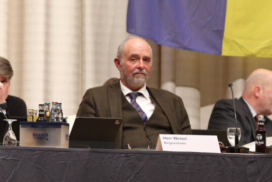 Wie das Rathaus am Dienstag in einer Medieninformation mitteilt, hat die Bezirksregierung Düsseldorf den Beigeordneten der Stadt Solingen für Bürgerservice, Recht, Ordnung, Gesundheit und Soziales, Jan Welzel, vorläufig suspendiert. (Foto: © Bastian Glumm)