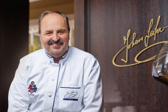 Kommende Woche Montag kommt Sternekoch Johann Lafer nach Solingen, er besucht das Rathaus und die Firmen Gehring und Walbusch. (Foto: © Lukas Jahn)