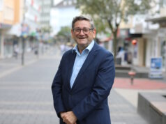 Josef Neumann möchte für die SPD neuer Solinger Oberbürgermeister werden. Im Gespräch mit dem SolingenMagazin skizzierte er seine Überlegungen für die gebeutelte Solinger Innenstadt. (Foto: © Bastian Glumm)