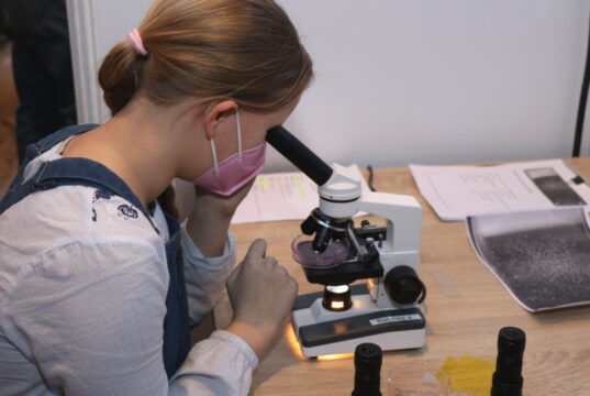 Am kommenden Wochenende richtet das Gründer- und Technologiezentrum Solingen (GuT) bereits zum 27. Mal den Regionalwettbewerb Jugend forscht aus. (Archivfoto: © Bastian Glumm)