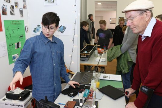 "Macht aus Fragen Antworten" – unter diesem Motto findet am 22. Februar 2025 der 29. Regionalwettbewerb „Jugend forscht“ statt. (Archivfoto: © Bastian Glumm)