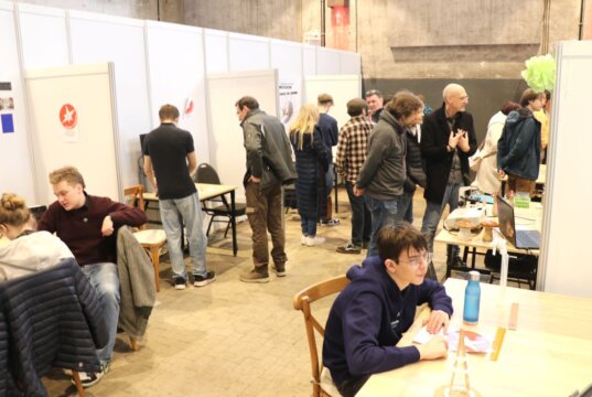 Unter dem Motto „Maximale Perspektive“ findet am Samstag, 21. Februar, der 30. Regionalwettbewerb „Jugend forscht“ in Solingen statt. (Archivfoto: © Bastian Glumm)