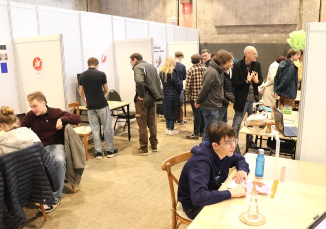 jugend-forscht-2025_1024px (8) Unter dem Motto „Maximale Perspektive“ findet am Samstag, 21. Februar, der 30. Regionalwettbewerb „Jugend forscht“ in Solingen statt. (Archivfoto: © Bastian Glumm)