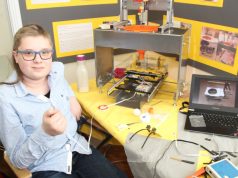 Nachwuchsforscher Robin Wolff (13) aus Wipperfürth ging mit seinem Projekt "Perfekte Macarons - Handwerk oder Technik?" an den Start vo Jugend forscht und darf sich über eine Prämie von 75 Euro und die Teilnahme am Landeswettbewerb "Schüler experimentieren" im Mai in Essen freuen. (Foto: © B. Glumm)