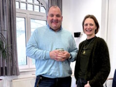 Michael Henke, Leiter der Kinder- und Jugendhilfe Hossenhaus und Carmen Imöhl, Inhaberin und Gründerin des Yoga-, Achtsamkeits- und Familienstudios „Yocana“ in Solingen. (Foto: © Yocana)