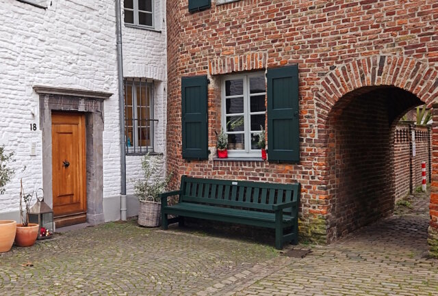 Kaiserswerth, im Norden von Düsseldorf gelegen, ist ein Stadtteil, der mit seiner reichen Geschichte und charmanten Sehenswürdigkeiten begeistert. (Foto: © Miriam Köppchen)