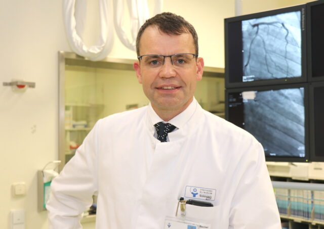 Privatdozent Dr. Marc Ulrich Becher ist seit dem 1. Oktober neuer Chefarzt der Klinik für ️Kardiologie am Klinikum Solingen.️ (Foto: © Bastian Glumm)