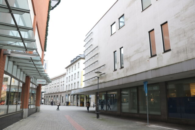 Die Stadt Solingen unterstützt Eigentümerinnen und Eigentümer mit Fördermitteln bei der professionellen Reinigung von Fassaden in der Innenstadt. (Archivfoto: © Bastian Glumm)