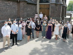 Am Freitagmittag nahmen 31 examinierte Gesundheits- und Krankenpfleger ihre Abschlussurkunde in der Pfarrkirche St. Joseph in Ohligs entgegen. (Foto: © Kplus Gruppe)