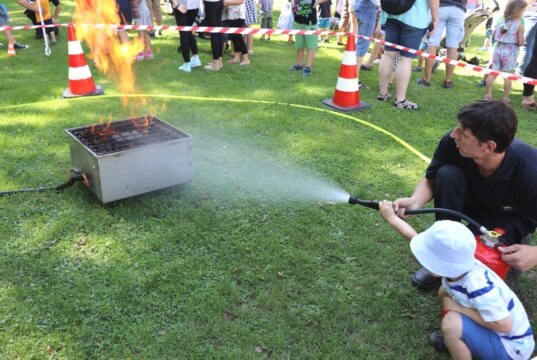 Am 30. August lädt das 7. Solinger Kinderfeuerwehrfest in den Südpark ein – mit Spiel, Action, Infos und spannenden Einblicken in die Feuerwehrwelt. (Archivfoto: © Bastian Glumm)