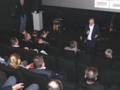 Oberbürgermeister Tim Kurzbach stellte am Freitag im Lumen-Kino gemeinsam mit dem Stadtmarketing den neuen Imagefilm der Klingenstadt vor. (Foto: © Bastian Glumm)