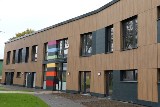 Die neue Kita an der Höher Straße geht jetzt in Betrieb. Die Stadt Solingen investierte dort rund 5,7 Millionen Euro. (Foto: © Bastian Glumm)