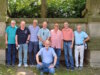 Acht ehemalige Abiturienten des Jahrgangs 1975 des Humboldtgymnasiums Solingen beim 50-jährigen Klassentreffen. (Foto: © Helge Schneeloch)