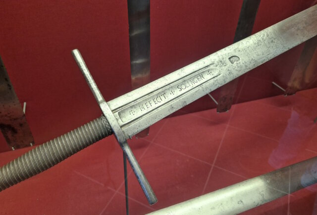 Auf diesem Schwert im Klingenmuseum ist der Schriftzug 