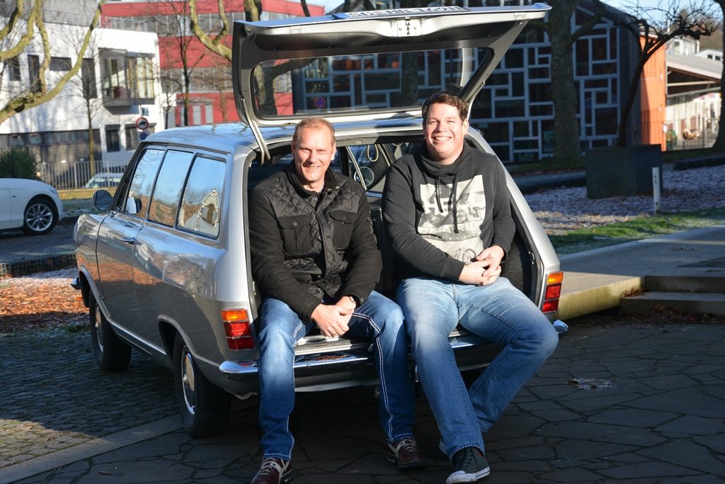 Die Klingenstädter Kadetten Marc Baehr und Lars Berger nehmen mit ihrem Opel Kadett B Caravan an der diesjährigen Charity-Rallye Baltic Sea Circle 2017 teil. Mit ihrer Spendensammlung wollen sie drei Kinderhilfsprojekte unterstützen. (Foto: © Klingenstädter Kadetten)