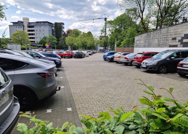 Auf dem ehemaligen Besucherparkplatz des Solinger Klinikums an der Gotenstraße wird die neue Bildungsakademie gebaut. (Foto: © Bastian Glumm)
