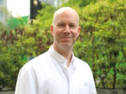 Prof. Dr. Alexander Mathes hat die Leitung der Klinik für Anästhesie, Operative Intensivmedizin, Rettungsmedizin und Palliativmedizin am Städtischen Klinikum Solingen übernommen. (Foto: © Bastian Glumm)