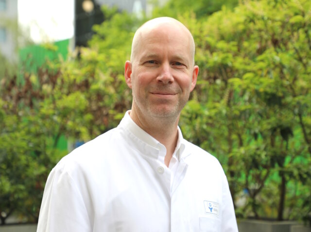 Prof. Dr. Alexander Mathes hat die Leitung der Klinik für Anästhesie, Operative Intensivmedizin, Rettungsmedizin und Palliativmedizin am Städtischen Klinikum Solingen übernommen. (Foto: © Bastian Glumm)