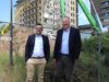 Kai Sturmfels (l.), Kaufmännischer Direktor des Städtischen Klinikums Solingen, und Geschäftsführer Prof. Dr. Martin Eversmeyer erläuterten den aktuellen Stand der Rückbauarbeiten an Haus G. (Foto: © Bastian Glumm)