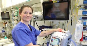 Rosangela Noia leitet die Kinderintensivstation im Klinikum Solingen. (Foto: © Bastian Glumm)