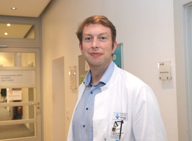 Dr. Sven Propson ist Chefarzt der Kinderklinik im Solinger Klinikum. (Foto: © Bastian Glumm)