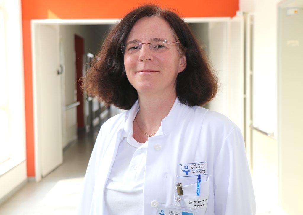 Dr. Melanie Benthin ist Oberärztin an der Klinik für Frauenheilkunde im Klinikum Solingen. (Foto: © Bastian Glumm)