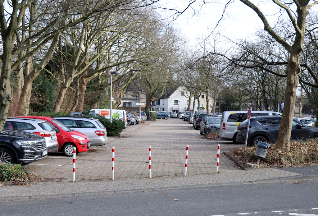 Der Besucherparkplatz an der Gotenstraße wird ab Mai wegfallen. Dort wir die Akademie gebaut. (Foto: © Bastian Glumm)