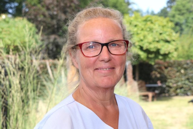 Krankenschwester Beate Oberlack-Ewerling (56) ist bereits seit elf Jahren auf der Palliativstation im Klinikum Solingen tätig. (Foto: © Bastian Glumm)