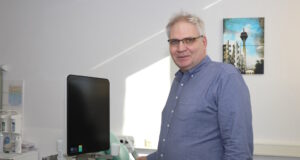 Prof. Dr. Markus Heuser ist Chefarzt der der Klinik für Urologie und Kinderurologie im Solinger Klinikum. (Foto: © Bastian Glumm)