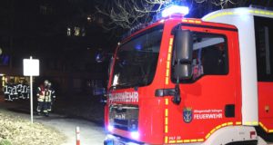 Die Feuerwehr rückte am Mittwochabend zur Herberger Straße aus. Dort brannte ein Sicherungskasten in einem Appartement. (Foto: © Das SolingenMagazin)