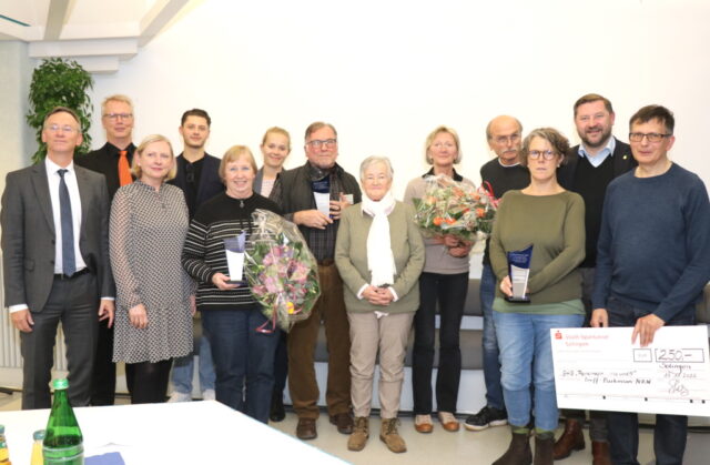 Am Freitag verliehen die Stadt Solingen und das Klinikum den Selbsthilfepreis 2022. Drei Selbsthilfegruppen wurden für ihren Einsatz gewürdigt. (Foto: © Bastian Glumm)