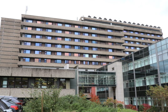 Das Klinikum an der Gotenstraße ist ein Haus der Maiximalversorgung und wird kommunal getragen. (Archivfoto: © Bastian Glumm)