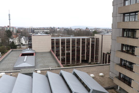 Das Klinikum an der Gotenstraße ist ein Haus der Maiximalversorgung und wird kommunal getragen. (Archivfoto: © Bastian Glumm)