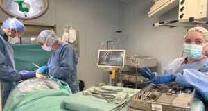 Einsatz der Navigation bei einer Wirbelsäulen-Operation im Zentral-OP des Solinger Klinikums (Foto: © Klinikum Solingen)