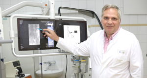 Prof. Dr. Markus Heuser ist Chefarzt der der Klinik für Urologie und Kinderurologie im Solinger Klinikum. (Foto: © Bastian Glumm)