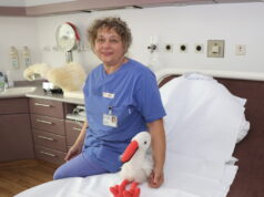 Die leitende Hebamme Bozica Luketic ist seit über 30 Jahren im Klinikum tätig. Pro Jahr holt sie rund 130-150 Kinder auf die Welt. (Foto: © Bastian Glumm)