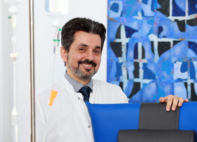 Dr. Mustafa Kondakci leitet seit kurzer Zeit das Department für Onkologie und Hämatologie an der Solinger St. Lukas Klinik. (Foto: © Uli Preuss/Kplus Gruppe)