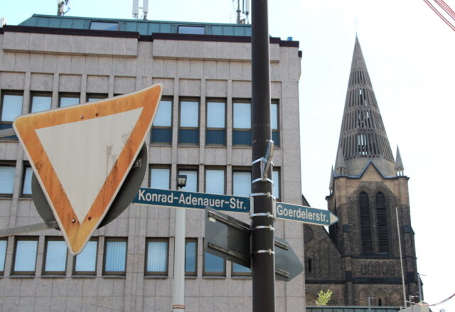 Die Kreuzung Goerdeler, Mumm-, Schwestern- und Konrad-Adenauer-Straße. (Archivfoto: © Bastian Glumm)